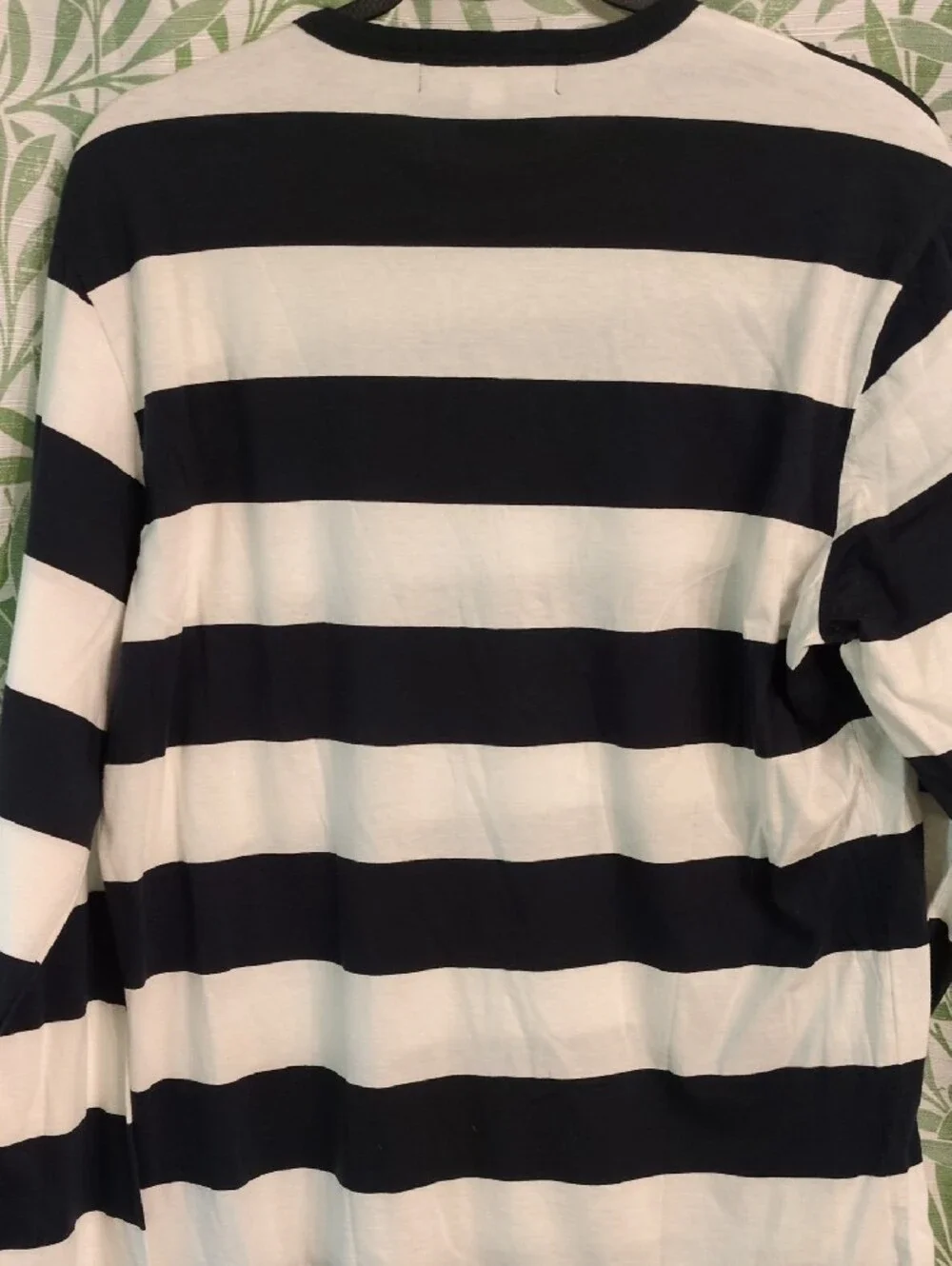Banana Republic Men’s Black and White Striped Crewneck Sweater